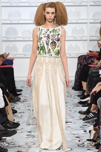 Look 28